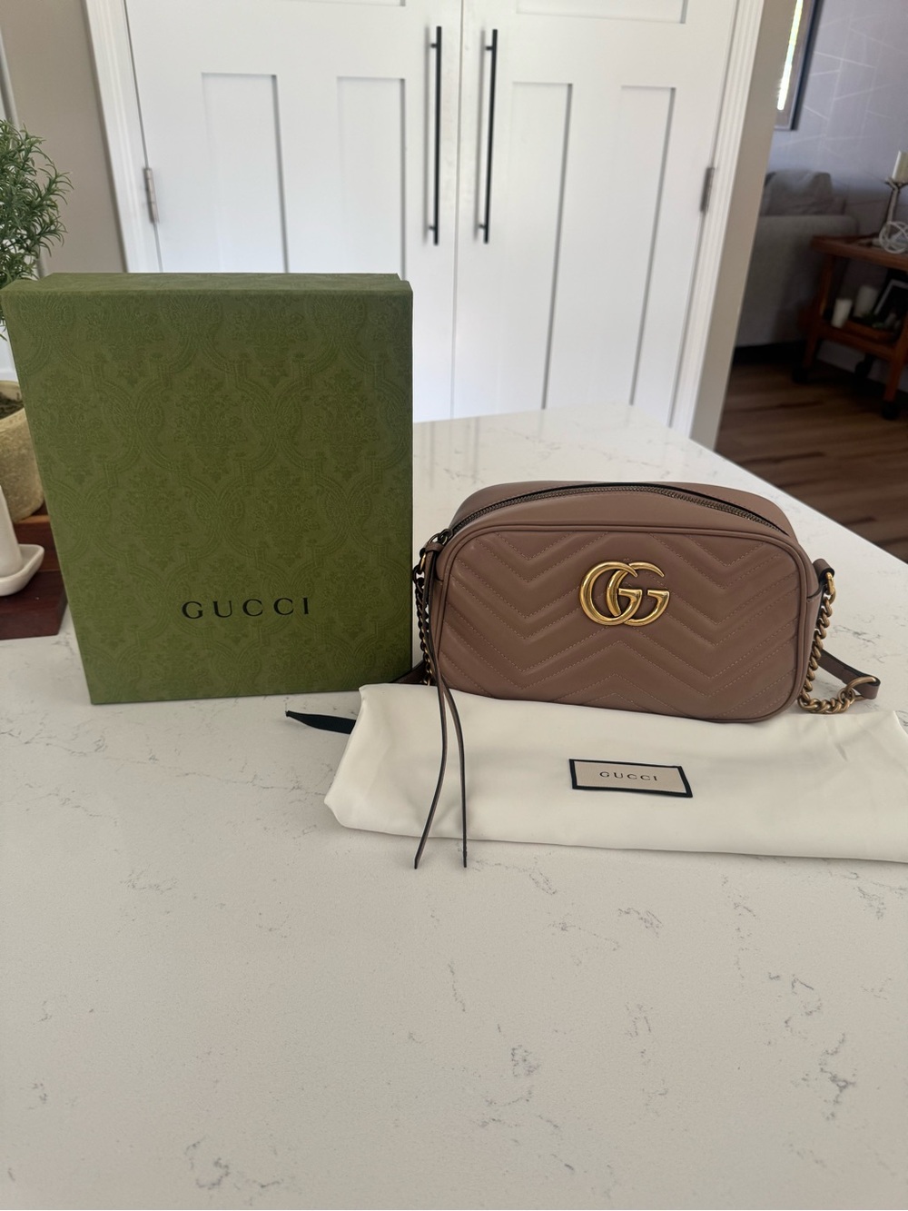 Gucci Marmont camera bag in pink beige with gold hardware